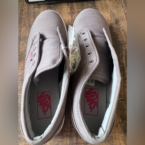 Vans - Picture 5 of 8